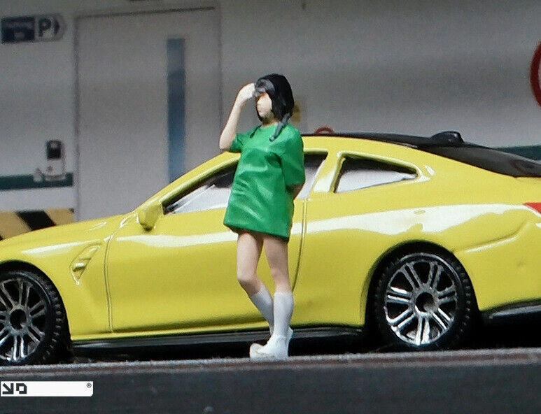 1:64 Painted Figure Mini Model Miniature Resin Diorama Cute Green T-Shirt Girl New Scene