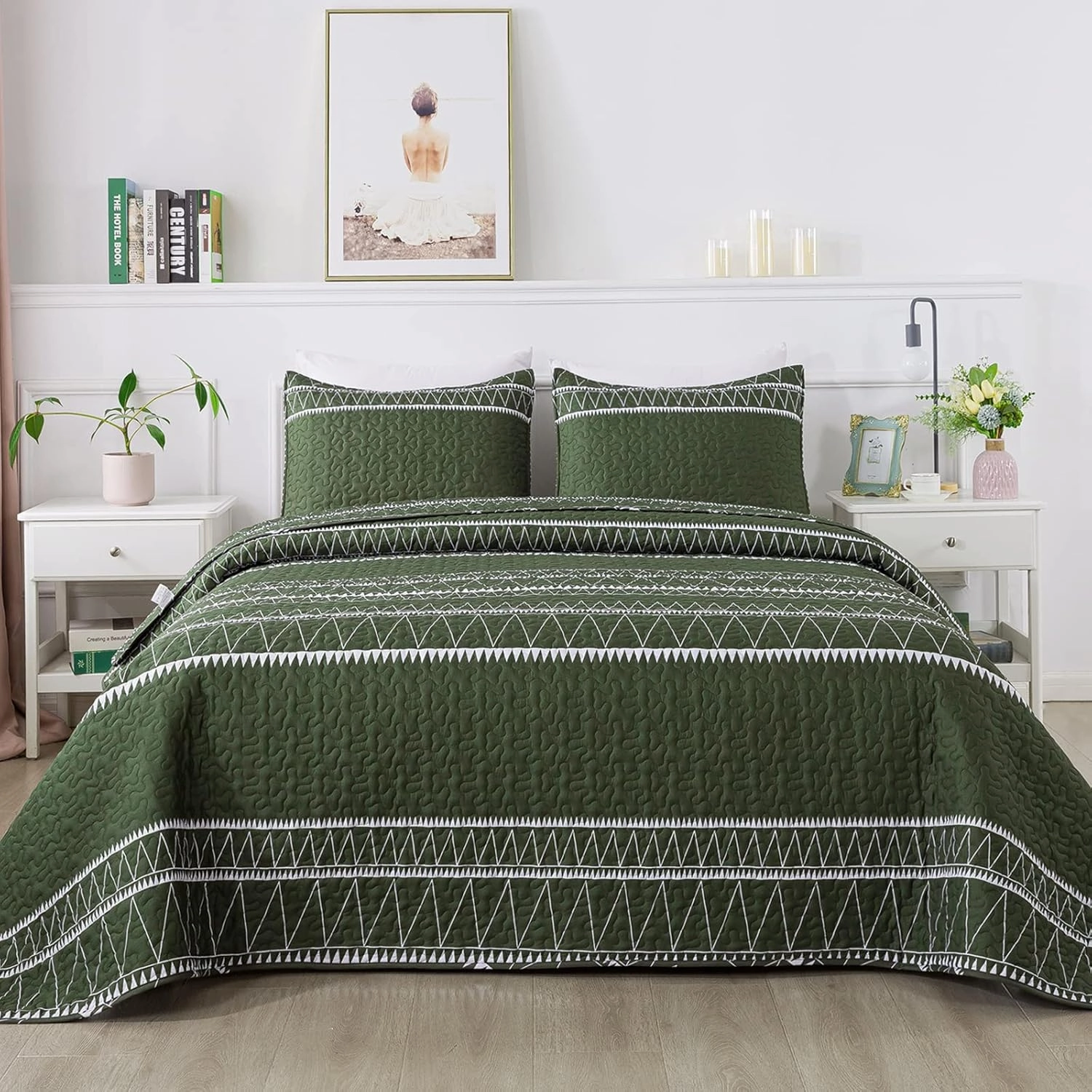 Andency Green Quilt Set Queen (90x96 Inch), 3 Pieces(1 Striped Triangle Printed Quilt and 2 Pillowcases), Bohemian Summer Lightweight Reversible Microfiber Bedspread Coverlet Sets