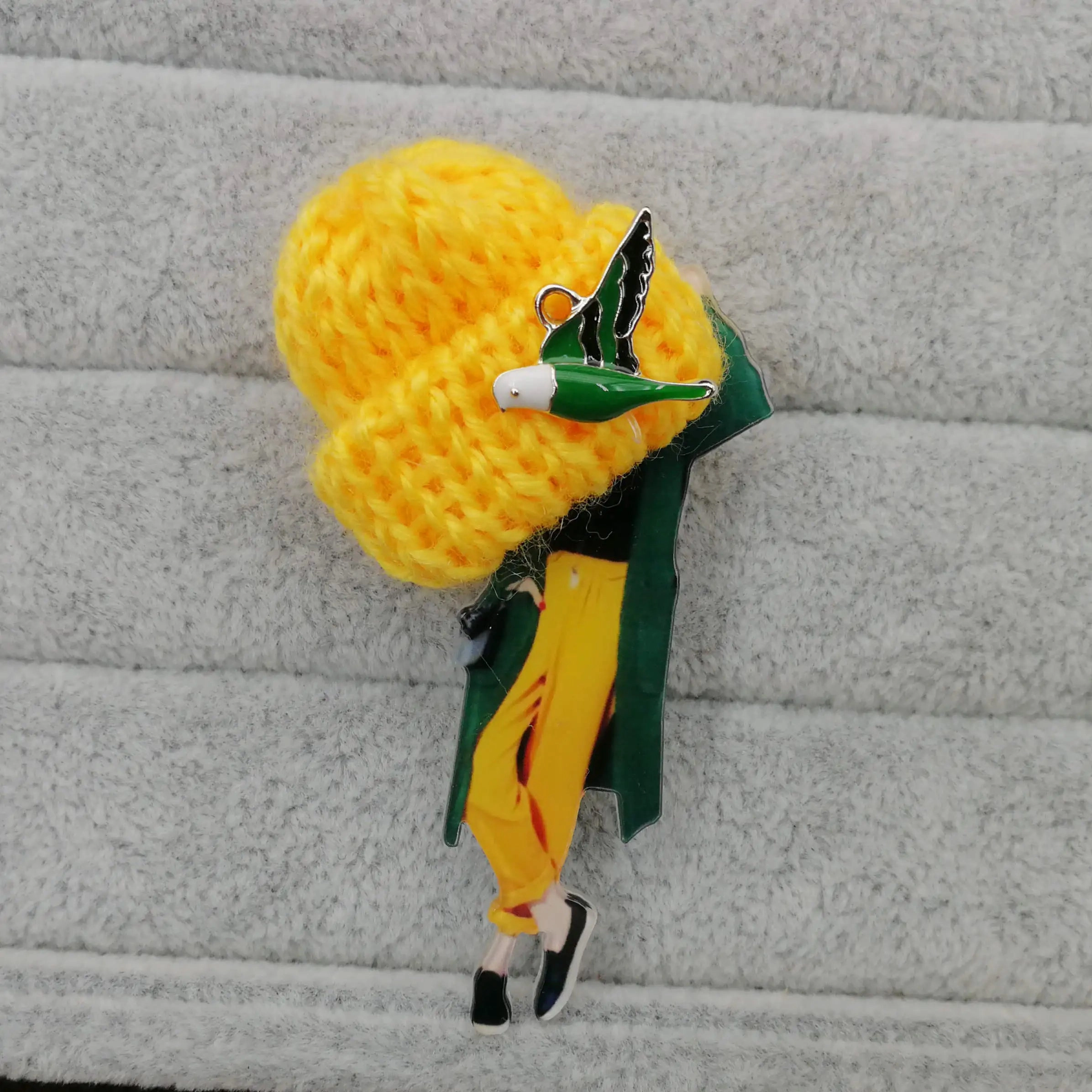 Cute Chunky Knit Hat Fashionista Girls Brooches