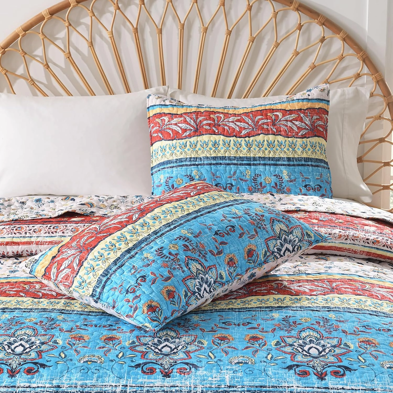 HORIMOTE HOME Boho Style Queen Quilt Set Ruby Bohemian Floral Strip Quilt Beddding Set, Soft and Lightweight Bedspread for All Season, Full Size Bed Coverlet with 2 Matching Pillow Shams (3 Pieces)