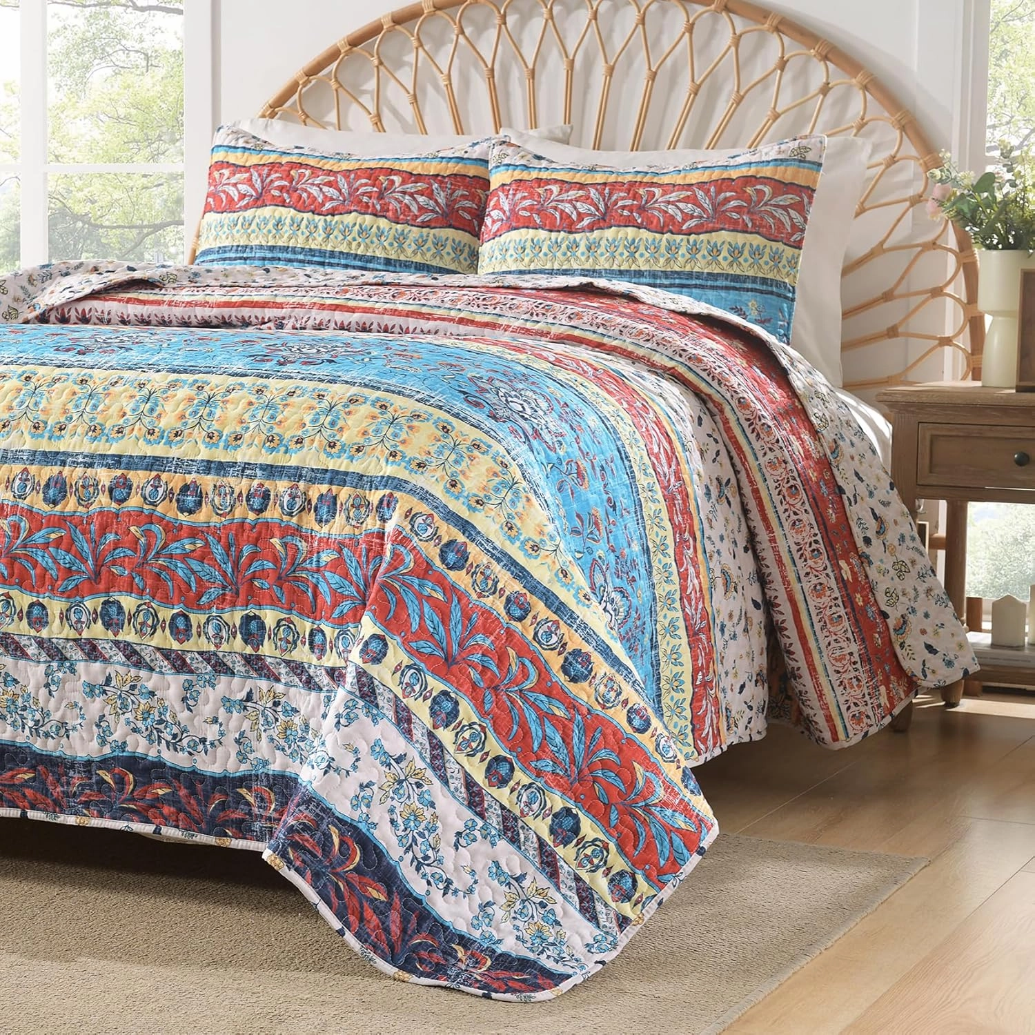 HORIMOTE HOME Boho Style Queen Quilt Set Ruby Bohemian Floral Strip Quilt Beddding Set, Soft and Lightweight Bedspread for All Season, Full Size Bed Coverlet with 2 Matching Pillow Shams (3 Pieces)