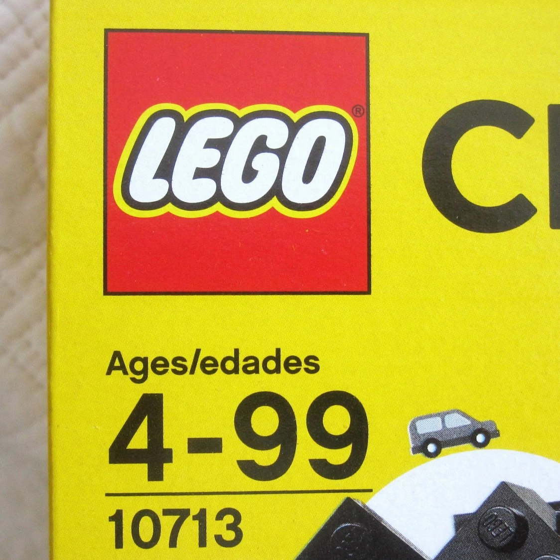 LEGO Classic Creative Suitcase , 213 Pieces, Ages 4 