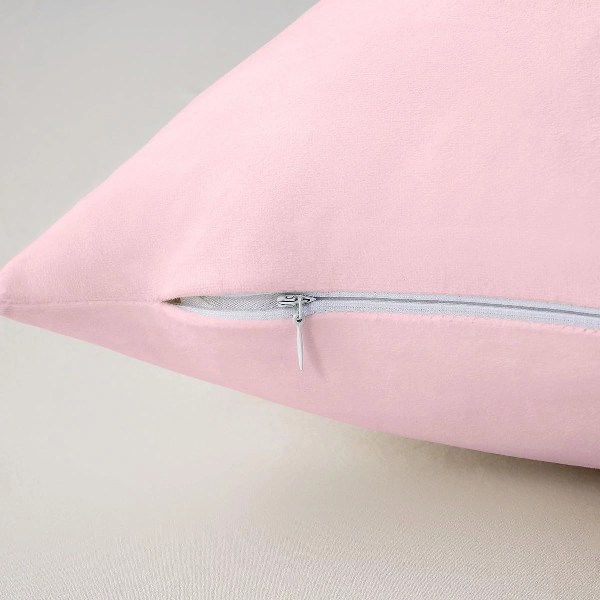 Lovely Pig Pillow Covers,Cartoon Farmhouse Pink Pig Cushion Covers 16"x16"Kawaii Bowknot Girs Women Square Cushion Cases Set for Bedroom Office,Cute Aniamls Themed Cushion Covers for Kids Adults