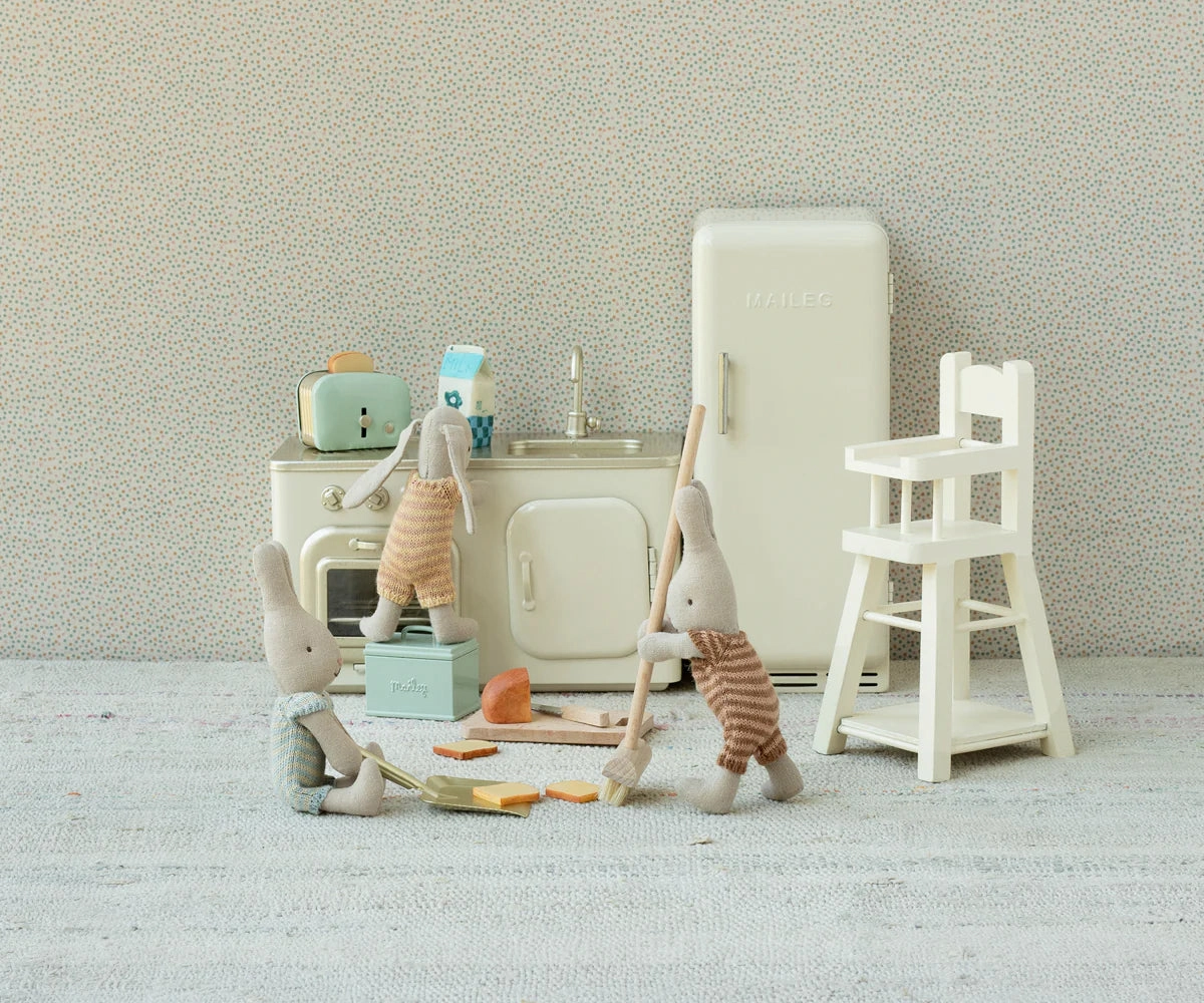 Maileg Bread box w. utensils