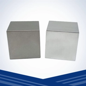 Midwest Tungsten Service Tungsten & Aluminum Cube Set - 2.5" x 2.5" x 2.5" (2 Pieces, 1 Set, Silver, Industrial/Modern Style, Desk Ornaments)