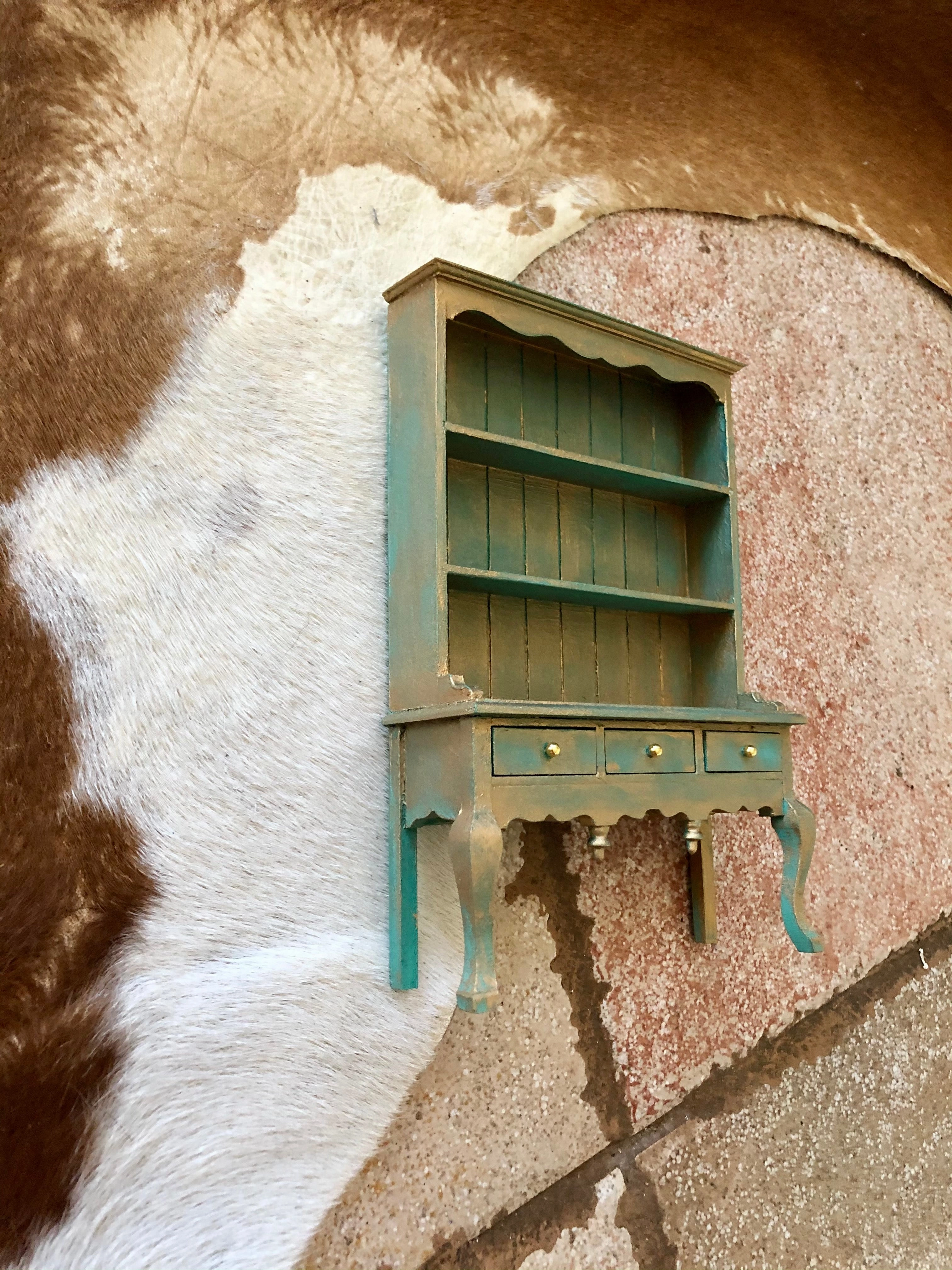 Miniature doll house furniture (cabinet)