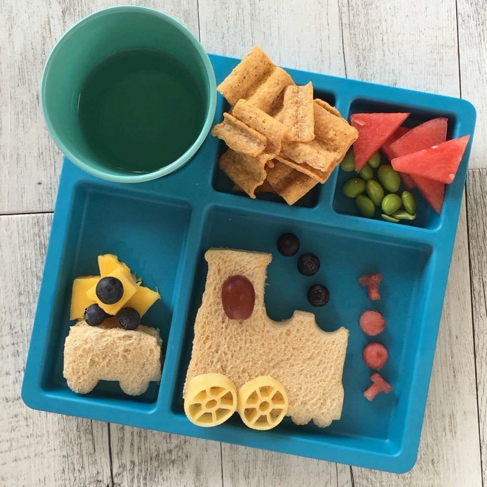 MONTII.CO Lunch Punch Sandwich Cutters | Transit