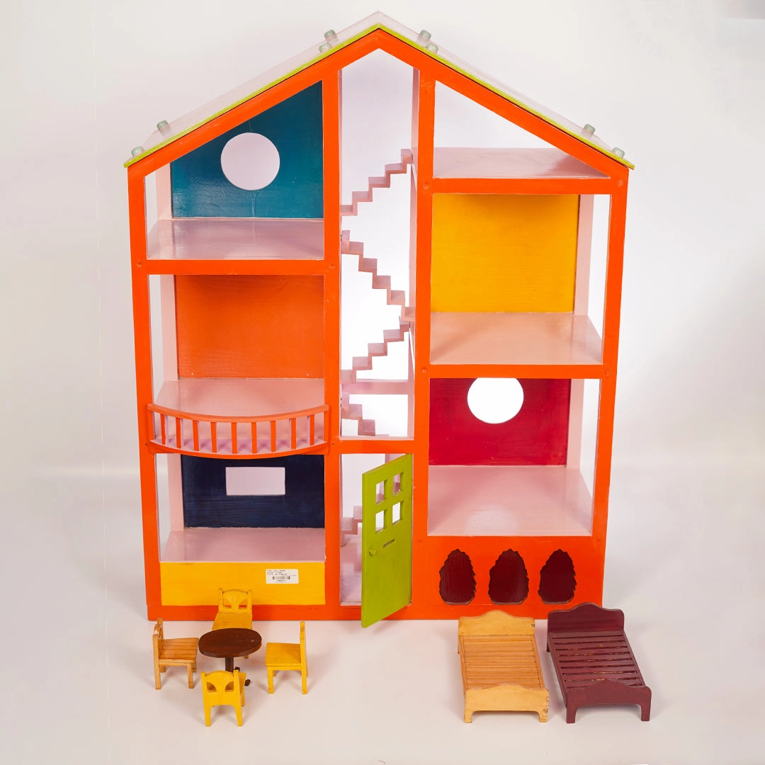 OPEN DOLL HOUSE