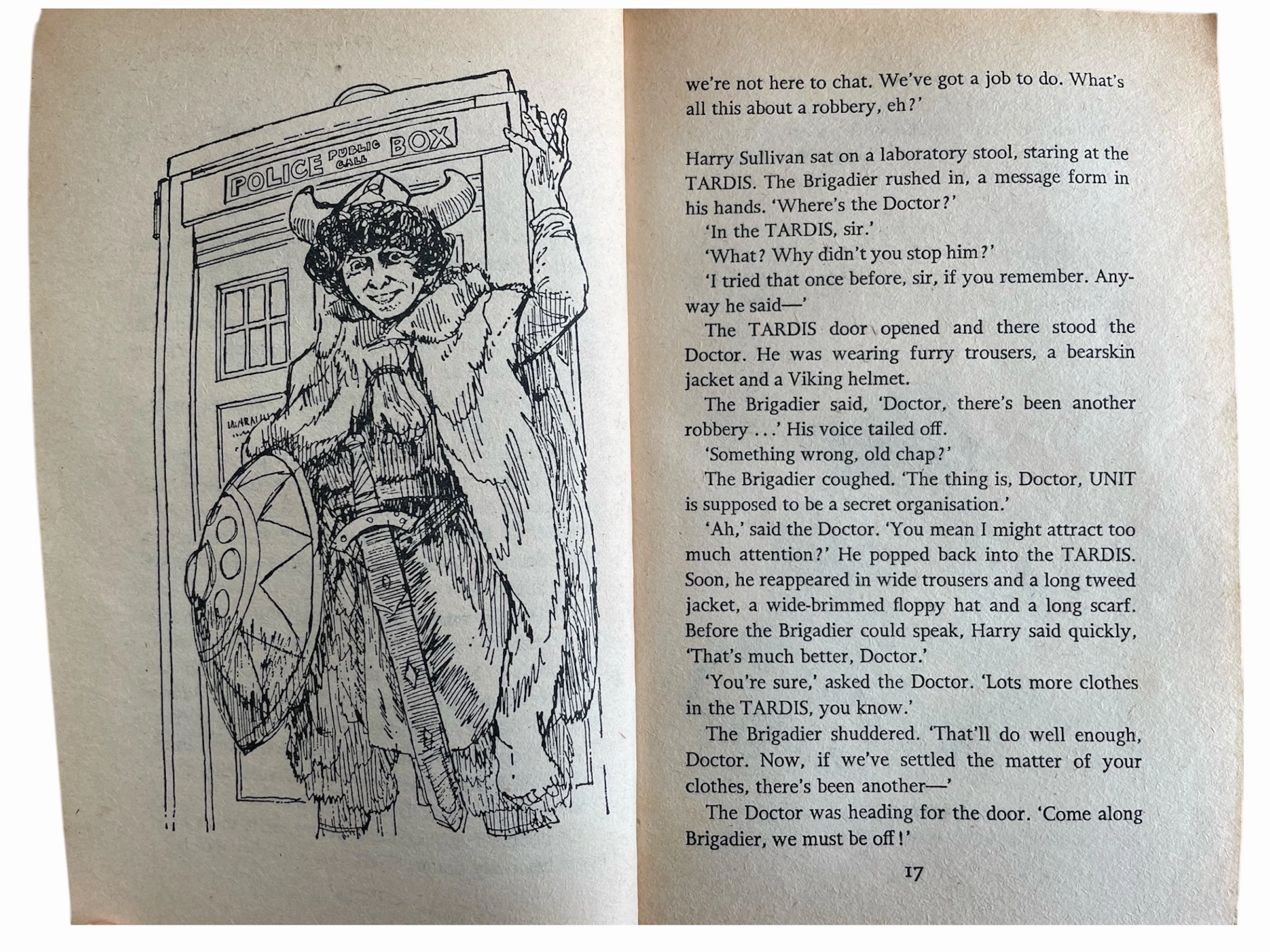 Vintage 1980 Junior Doctor Dr Who And The Giant Robot - Target Paperback Book By Terrance Dicks