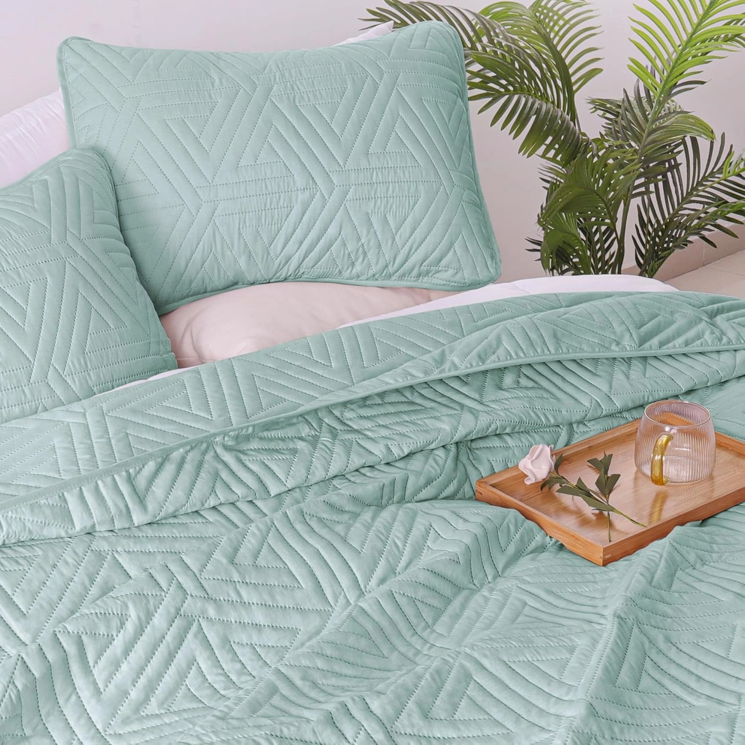 Whale Flotilla Soft Queen Size Quilt Set for All Seasons, 3-Piece Ultrasonic Geometric Quilts Bedding Set, Lightweight Reversible Bedspread, Coverlet, Bed Cover with 2 Pillow Shams, Light Blue