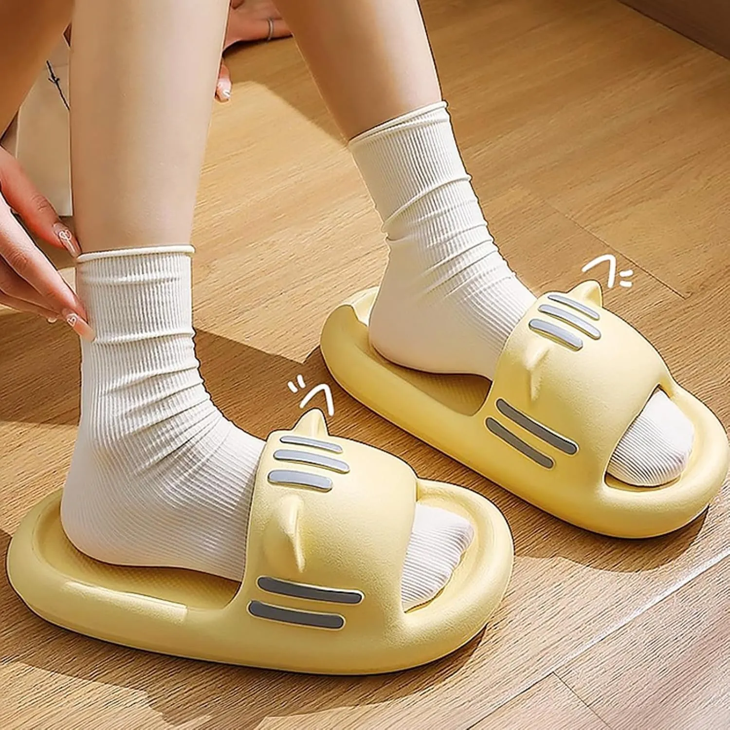 Women’s Slides Cute Bathroom Slippers Non-Slip Cartoon Cat Shaped Indoor Outdoor Summer Slippers