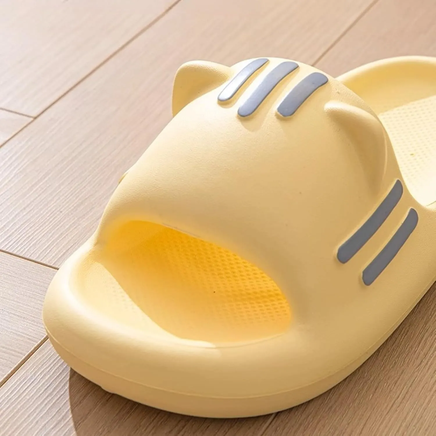 Women’s Slides Cute Bathroom Slippers Non-Slip Cartoon Cat Shaped Indoor Outdoor Summer Slippers